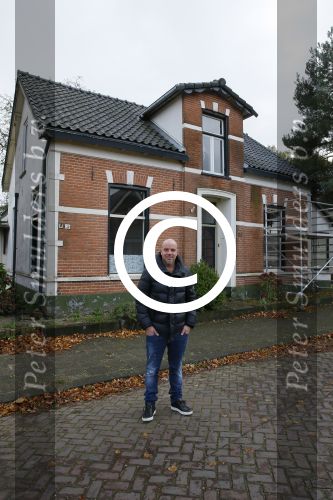 Apeldoorn 22 oktober 2014
Kapsalon en het nieuwe huis van Andy en Melisa vd Meyde wat helemaal verbouwd moet worden.