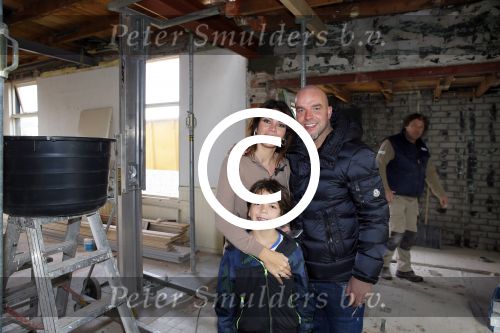 Apeldoorn 22 oktober 2014
Kapsalon en het nieuwe huis van Andy en Melisa vd Meyde wat helemaal verbouwd moet worden.