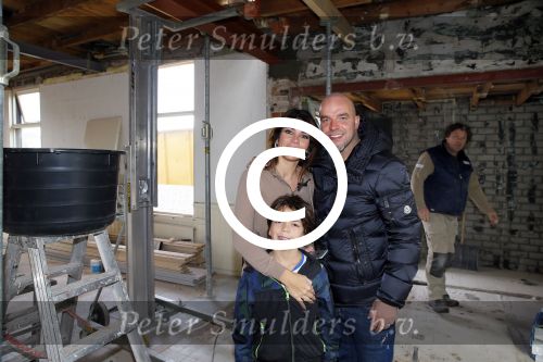 Apeldoorn 22 oktober 2014
Kapsalon en het nieuwe huis van Andy en Melisa vd Meyde wat helemaal verbouwd moet worden.