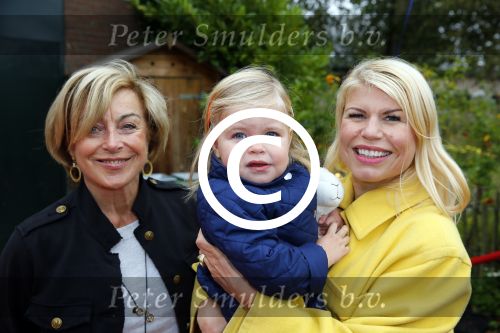 Amsterdam 8 0ktober 2014
Mama van het jaar verkieizing. Annemarie Jung met dochter en moeder