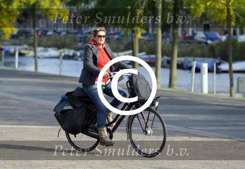 Amsterdam 9 oktober 2014
Annette Malherbe op de fiets bij de westergasfabriek