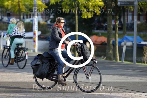 Amsterdam 9 oktober 2014
Annette Malherbe op de fiets bij de westergasfabriek