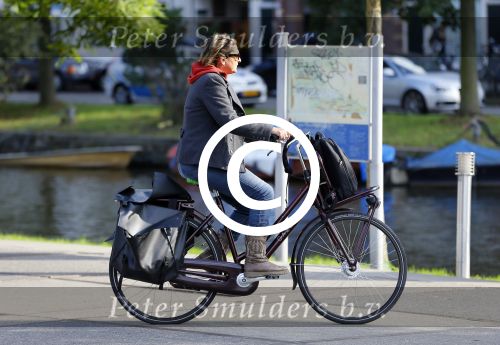 Amsterdam 9 oktober 2014
Annette Malherbe op de fiets bij de westergasfabriek