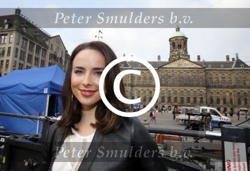 Amsterdam 30 september 2014
Kelly Kruger, Darin Brooks, Kim Matula, Scott Clifton, Ashleigh Brewer en Ferry Doedens uit de Amerikaanse soapserie The Bold and the Beautiful tijdens opnames op de dam in Amsterdam.