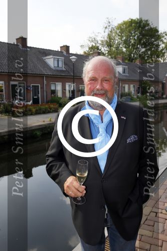 Abcoude 19 september 2014
Robert Leroy wordt ambassadeur voor dolphins for Davey. Bert Simhoffer is oprichter van de stichting.