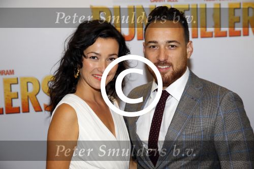 Amsterdam 22 september 2014
Premiere Pijnstillers in Tuschinski. Birgit Schuurman Arne Toonen Katja Schuurman en Thijs Romer