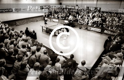 Valkenswaard 1982
NIKON Tafeltennis op eigen weg met Bob Potton