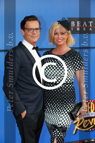 Utrecht 21 september 2014
Premiere moeder ik wil bij de revue in het beatrixtheater.
Bridget Maasland met visagist Theo