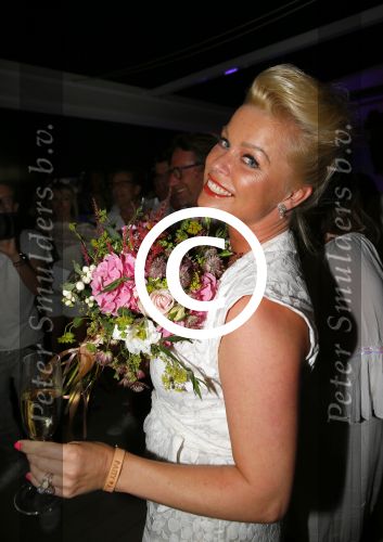 ibiza 26 september 2014
Trouwen Patty Brard en Antoine de Vijver bij babylon beach op ibiza. Bridget Maasland ving het bruidsboeket