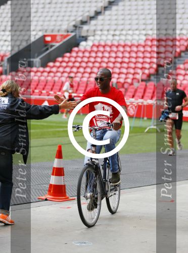 Amsterdam 12 oktober 2014
Rene Froger loopt met zoon Danny beste vriend Frank Schmitt de ajax loop ter voorbereiding op de New York marathon. Brian Roy