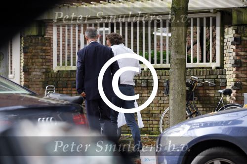 Amsterdam 16 oktober 2014
Camiel Eurlings wordt daags na zijn ontslag bij de KLM thuis gebracht door zijn prive chauffeur.