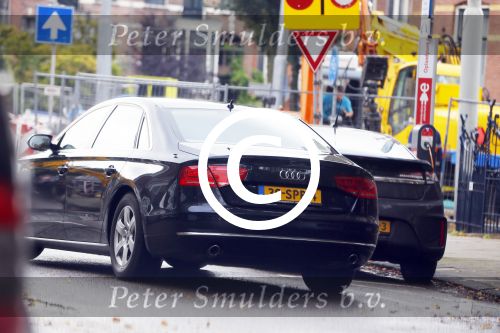Amsterdam 16 oktober 2014
Camiel Eurlings wordt daags na zijn ontslag bij de KLM thuis gebracht door zijn prive chauffeur.
