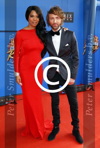 Utrecht 21 september 2014
Premiere moeder ik wil bij de revue in het beatrixtheater. carolina Dijkhuizen met haar stylist Tommie