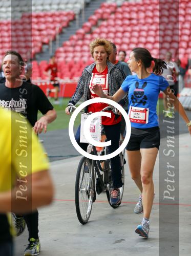 Amsterdam 12 oktober 2014
Rene Froger loopt met zoon Danny beste vriend Frank Schmitt de ajax loop ter voorbereiding op de New York marathon. Daphne Koster