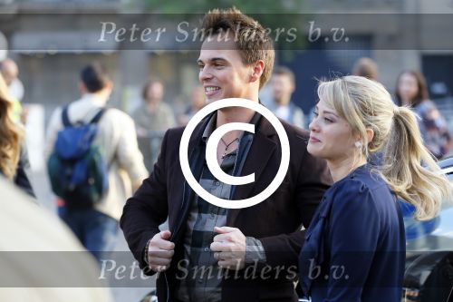 Amsterdam 30 september 2014
Kelly Kruger, Darin Brooks, Kim Matula, Scott Clifton, Ashleigh Brewer en Ferry Doedens uit de Amerikaanse soapserie The Bold and the Beautiful tijdens opnames op de dam in Amsterdam.