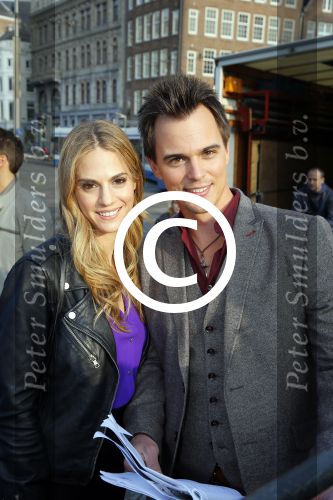 Amsterdam 30 september 2014
Kelly Kruger, Darin Brooks, Kim Matula, Scott Clifton, Ashleigh Brewer en Ferry Doedens uit de Amerikaanse soapserie The Bold and the Beautiful tijdens opnames op de dam in Amsterdam.