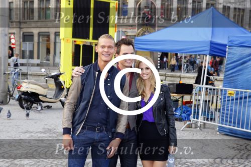 Amsterdam 30 september 2014
Kelly Kruger, Darin Brooks, Kim Matula, Scott Clifton, Ashleigh Brewer en Ferry Doedens uit de Amerikaanse soapserie The Bold and the Beautiful tijdens opnames op de dam in Amsterdam.