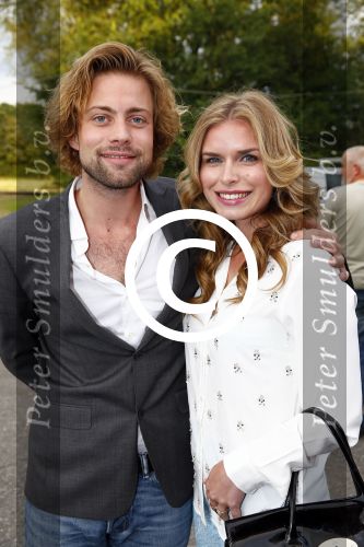 Utrecht 20 augustus 2014
Premiere Hans Klok in Vredenburg .
Elisa v d Meijden met een kennis