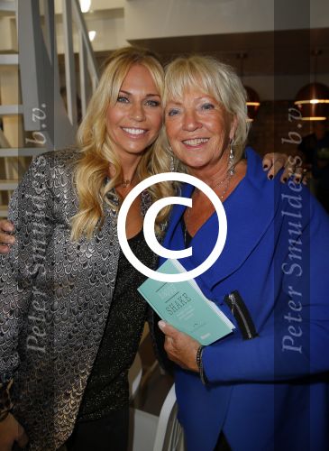 Blaricum 15 oktober 2014
Presentatie boek Ellemieke Vermolen in Blushing van Gordon. Ellemieke met moeder