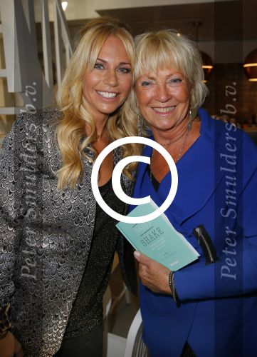Blaricum 15 oktober 2014
Presentatie boek Ellemieke Vermolen in Blushing van Gordon. Ellemieke met moeder