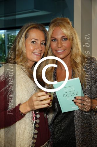 Blaricum 15 oktober 2014
Presentatie boek Ellemieke Vermolen in Blushing van Gordon. Ellemieke met beste vriendin Monique Mathijssen