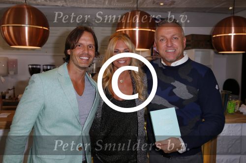 Blaricum 15 oktober 2014
Presentatie boek Ellemieke Vermolen in Blushing van Gordon. ralph Moorman