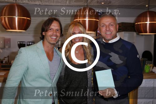Blaricum 15 oktober 2014
Presentatie boek Ellemieke Vermolen in Blushing van Gordon. ralph Moorman