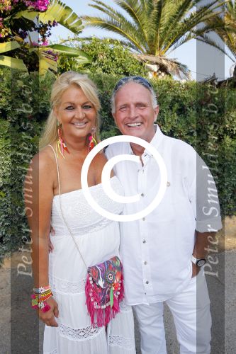 ibiza 26 september 2014
Trouwen Patty Brard en Antoine de Vijver bij babylon beach op ibiza. Emiel Hartkamp met vrouw