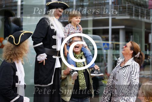 Amstelveen 5 oktober 2014
Emile Ratelband met zijn zoon Emilio en dochter Royce en vriendin Gitta bij premiere Pippi Langkous.