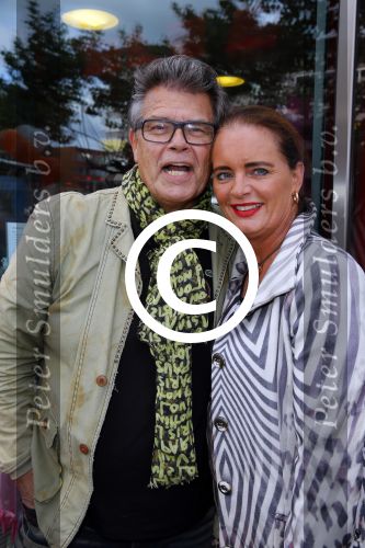Amstelveen 5 oktober 2014
Emile Ratelband met zijn zoon Emilio en dochter Royce en vriendin Gitta bij premiere Pippi Langkous.