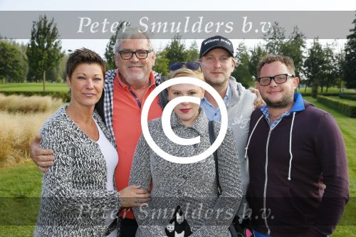 Dronten 22 september 2014
Golfwedstrijd voor stichting pijn tegen kanker van Ernst daniel Smid op de golfbaan van Dronten. Ernst met vriendin en kinderen