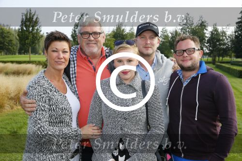 Dronten 22 september 2014
Golfwedstrijd voor stichting pijn tegen kanker van Ernst daniel Smid op de golfbaan van Dronten. Ernst met vriendin en kinderen
