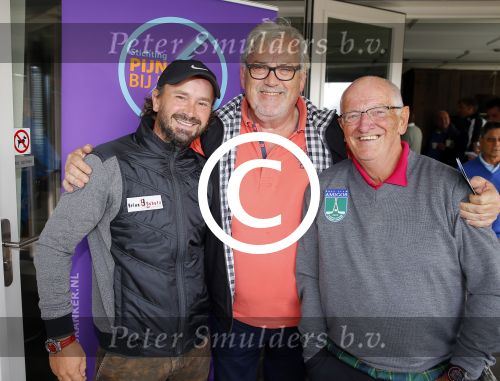 Dronten 22 september 2014
Golfwedstrijd voor stichting pijn tegen kanker van Ernst daniel Smid op de golfbaan van Dronten. Ernst met Brian Schutz