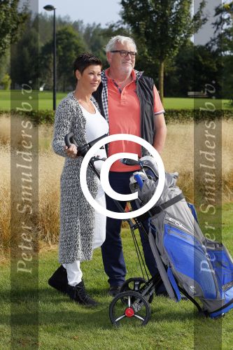 Dronten 22 september 2014
Golfwedstrijd voor stichting pijn tegen kanker van Ernst daniel Smid op de golfbaan van Dronten.