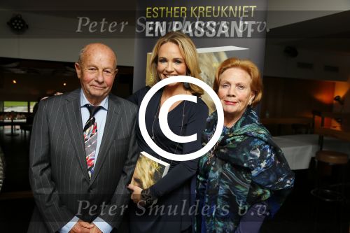 Amsterdam 14 oktober 2014
Boekpresentatie Esther Kreukniet en passant bij de oyster Club. Esther met haar ouders