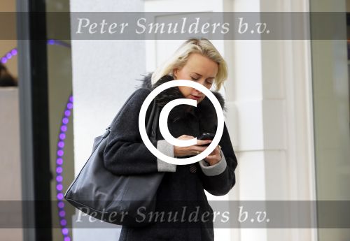Amsterdam 10 oktober 2014
Eva Jinek met haar stylist op de pc hooftstraat