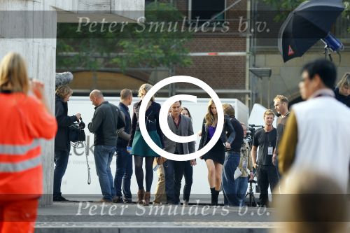 Amsterdam 30 september 2014
Kelly Kruger, Darin Brooks, Kim Matula, Scott Clifton, Ashleigh Brewer en Ferry Doedens uit de Amerikaanse soapserie The Bold and the Beautiful tijdens opnames op de dam in Amsterdam.