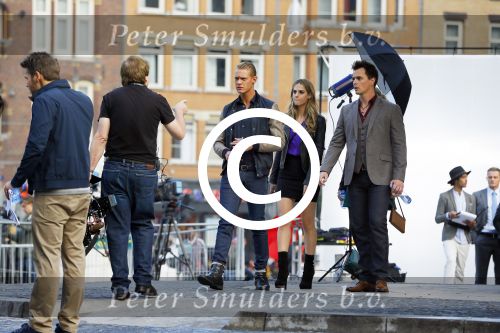 Amsterdam 30 september 2014
Kelly Kruger, Darin Brooks, Kim Matula, Scott Clifton, Ashleigh Brewer en Ferry Doedens uit de Amerikaanse soapserie The Bold and the Beautiful tijdens opnames op de dam in Amsterdam.