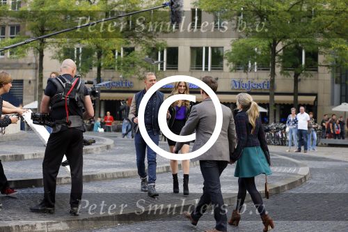 Amsterdam 30 september 2014
Kelly Kruger, Darin Brooks, Kim Matula, Scott Clifton, Ashleigh Brewer en Ferry Doedens uit de Amerikaanse soapserie The Bold and the Beautiful tijdens opnames op de dam in Amsterdam.