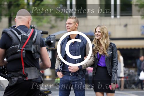 Amsterdam 30 september 2014
Kelly Kruger, Darin Brooks, Kim Matula, Scott Clifton, Ashleigh Brewer en Ferry Doedens uit de Amerikaanse soapserie The Bold and the Beautiful tijdens opnames op de dam in Amsterdam.