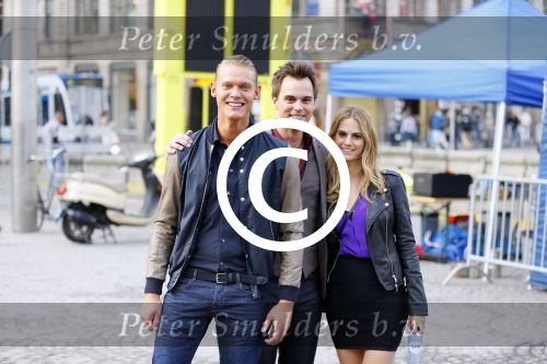 Amsterdam 30 september 2014
Kelly Kruger, Darin Brooks, Kim Matula, Scott Clifton, Ashleigh Brewer en Ferry Doedens uit de Amerikaanse soapserie The Bold and the Beautiful tijdens opnames op de dam in Amsterdam.
