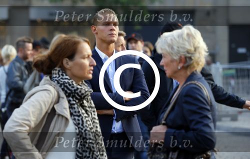 Amsterdam 30 september 2014
Kelly Kruger, Darin Brooks, Kim Matula, Scott Clifton, Ashleigh Brewer en Ferry Doedens uit de Amerikaanse soapserie The Bold and the Beautiful tijdens opnames op de dam in Amsterdam.