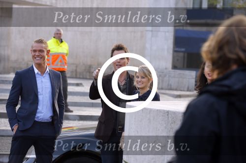 Amsterdam 30 september 2014
Kelly Kruger, Darin Brooks, Kim Matula, Scott Clifton, Ashleigh Brewer en Ferry Doedens uit de Amerikaanse soapserie The Bold and the Beautiful tijdens opnames op de dam in Amsterdam.