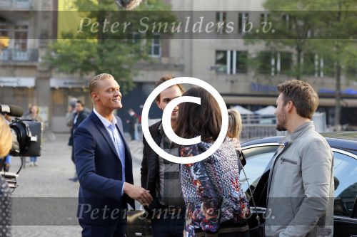 Amsterdam 30 september 2014
Kelly Kruger, Darin Brooks, Kim Matula, Scott Clifton, Ashleigh Brewer en Ferry Doedens uit de Amerikaanse soapserie The Bold and the Beautiful tijdens opnames op de dam in Amsterdam.
