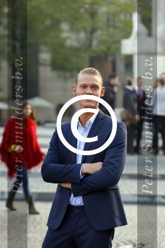 Amsterdam 30 september 2014
Kelly Kruger, Darin Brooks, Kim Matula, Scott Clifton, Ashleigh Brewer en Ferry Doedens uit de Amerikaanse soapserie The Bold and the Beautiful tijdens opnames op de dam in Amsterdam.