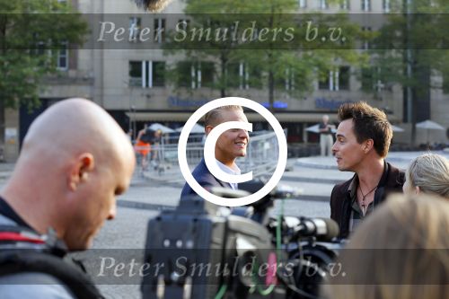 Amsterdam 30 september 2014
Kelly Kruger, Darin Brooks, Kim Matula, Scott Clifton, Ashleigh Brewer en Ferry Doedens uit de Amerikaanse soapserie The Bold and the Beautiful tijdens opnames op de dam in Amsterdam.