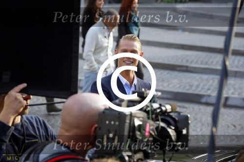 Amsterdam 30 september 2014
Kelly Kruger, Darin Brooks, Kim Matula, Scott Clifton, Ashleigh Brewer en Ferry Doedens uit de Amerikaanse soapserie The Bold and the Beautiful tijdens opnames op de dam in Amsterdam.
