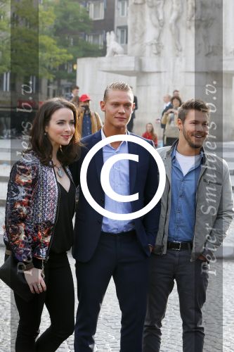 Amsterdam 30 september 2014
Kelly Kruger, Darin Brooks, Kim Matula, Scott Clifton, Ashleigh Brewer en Ferry Doedens uit de Amerikaanse soapserie The Bold and the Beautiful tijdens opnames op de dam in Amsterdam.