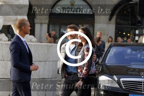 Amsterdam 30 september 2014
Kelly Kruger, Darin Brooks, Kim Matula, Scott Clifton, Ashleigh Brewer en Ferry Doedens uit de Amerikaanse soapserie The Bold and the Beautiful tijdens opnames op de dam in Amsterdam.