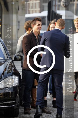 Amsterdam 30 september 2014
Kelly Kruger, Darin Brooks, Kim Matula, Scott Clifton, Ashleigh Brewer en Ferry Doedens uit de Amerikaanse soapserie The Bold and the Beautiful tijdens opnames op de dam in Amsterdam.